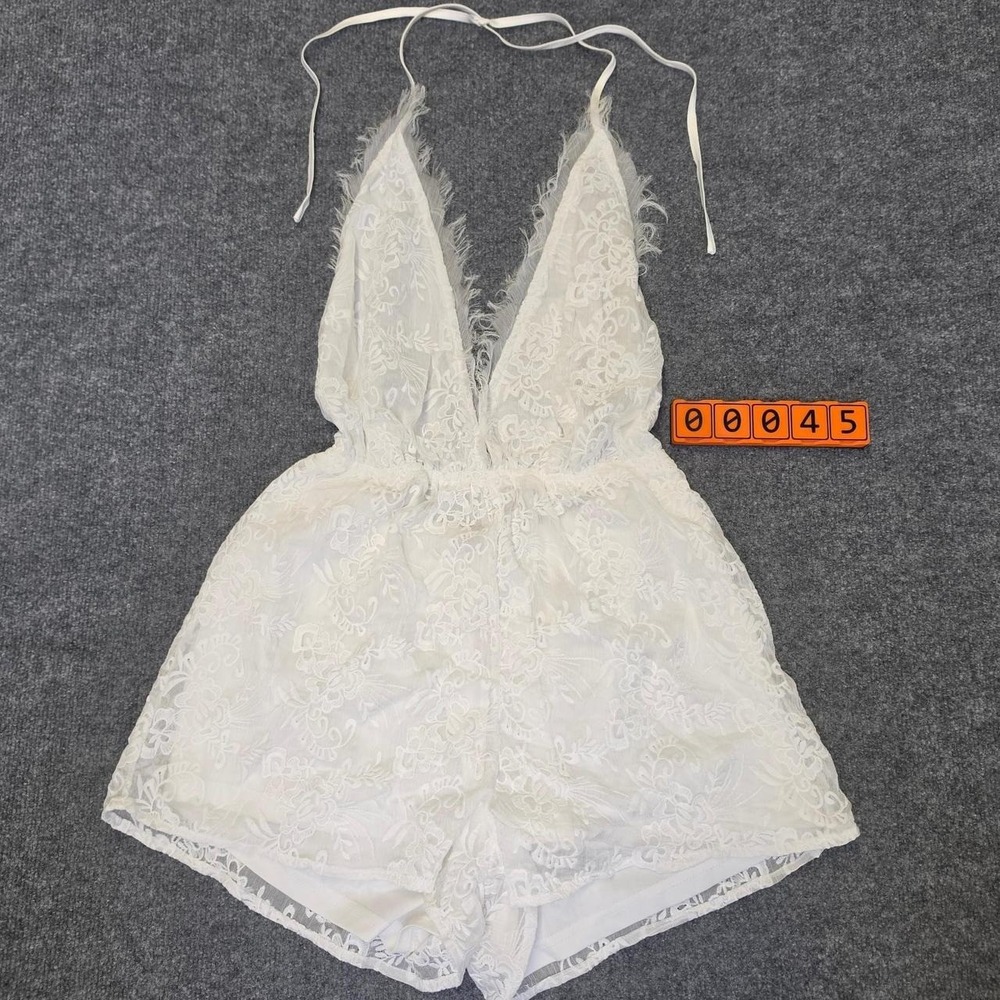 Kendall & Kylie white lace playsuit with floral embroidery, size S